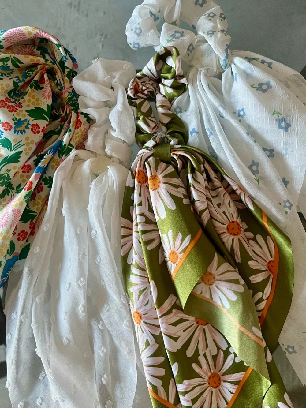 Floral Daisy Bow Scrunchie Scarf - Olive Green
